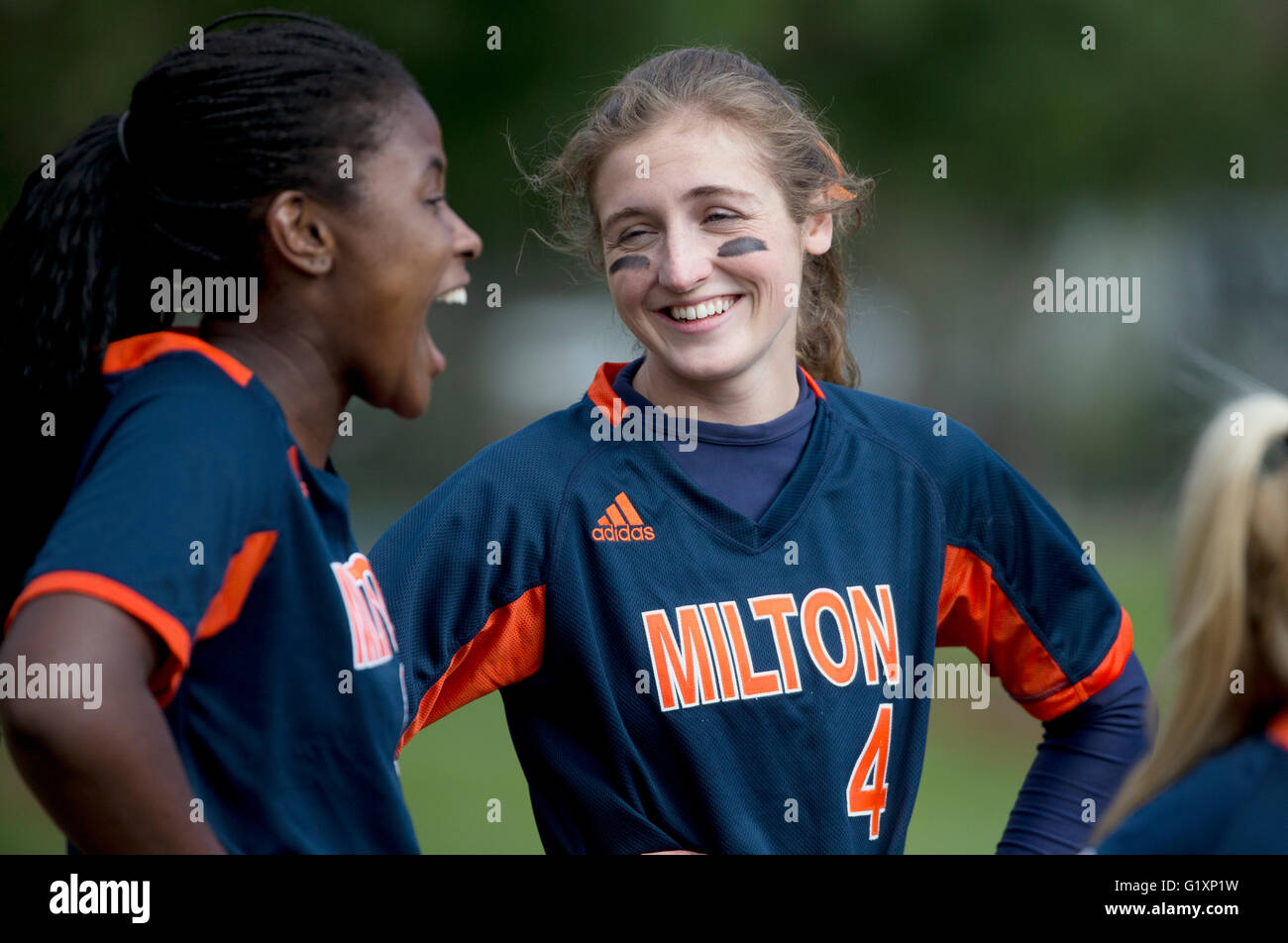 Laughing school girls hi-res stock photography and images - Alamy