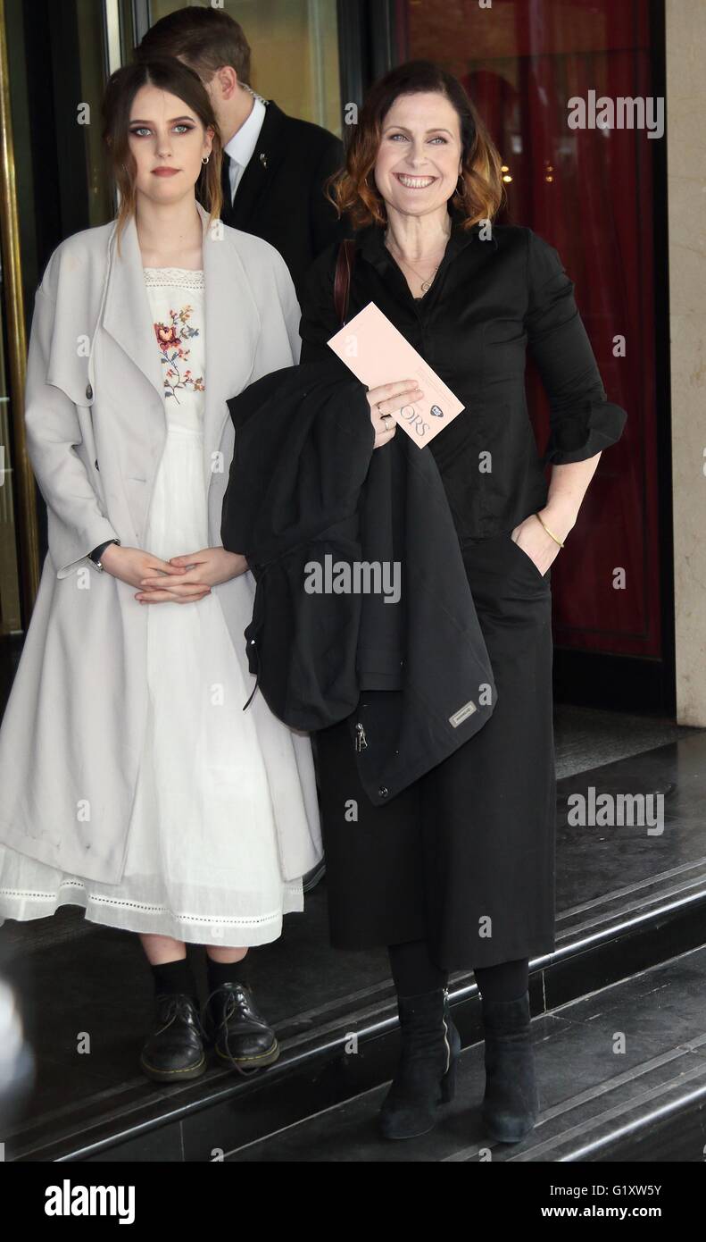 London, UK. Alison Moyet at Ivor Novello Awards at the Grosvenor House Hotel, Park Lane, London on May 19th 2016. Ref: LMK73 -60315-200516 Keith Mayhew/Landmark Media.  WWW.LMKMEDIA.COM. Stock Photo