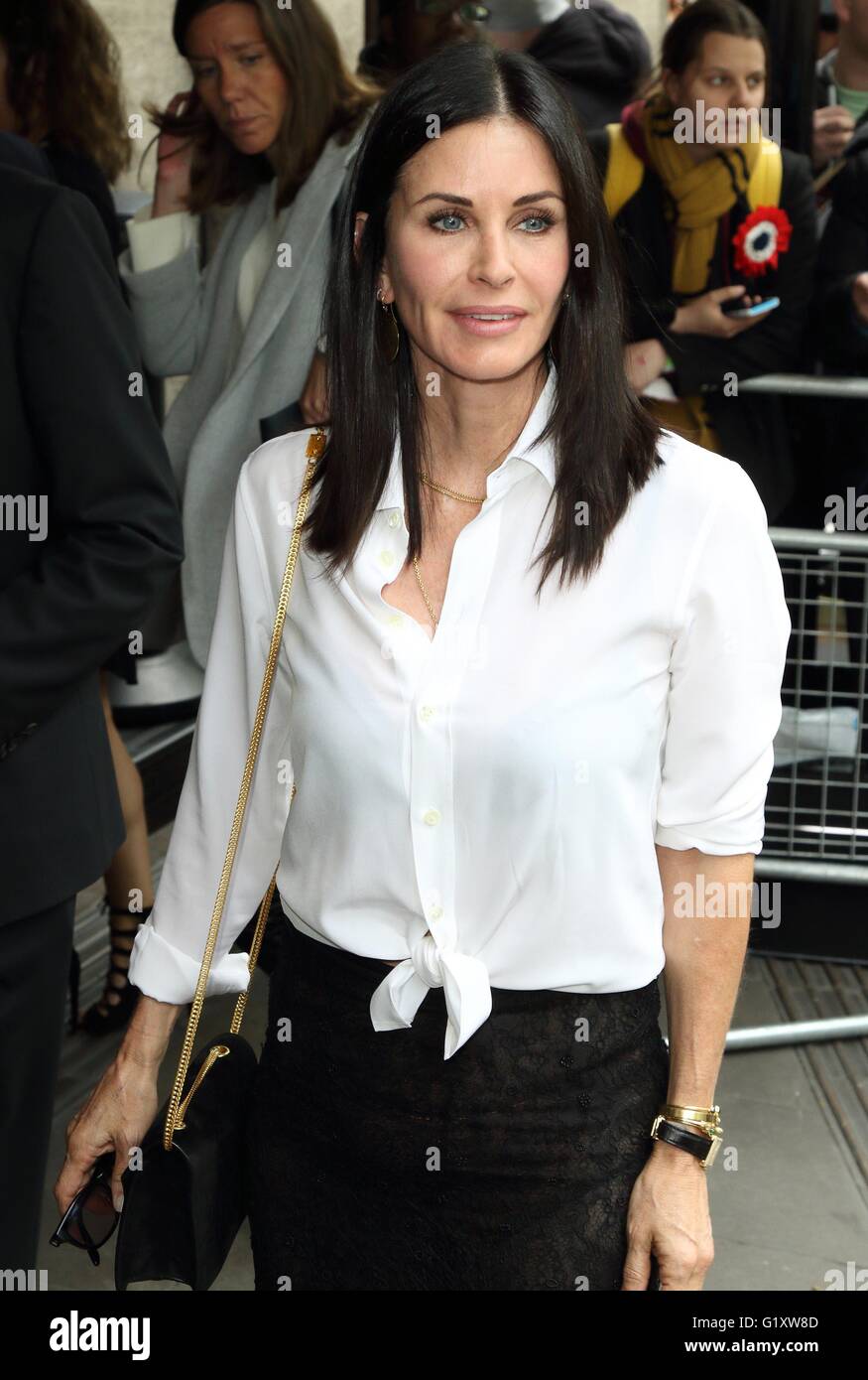 London, UK. Courteney Cox at Ivor Novello Awards at the Grosvenor House Hotel, Park Lane, London on May 19th 2016. Ref: LMK73 -60315-200516 Keith Mayhew/Landmark Media.  WWW.LMKMEDIA.COM. Stock Photo