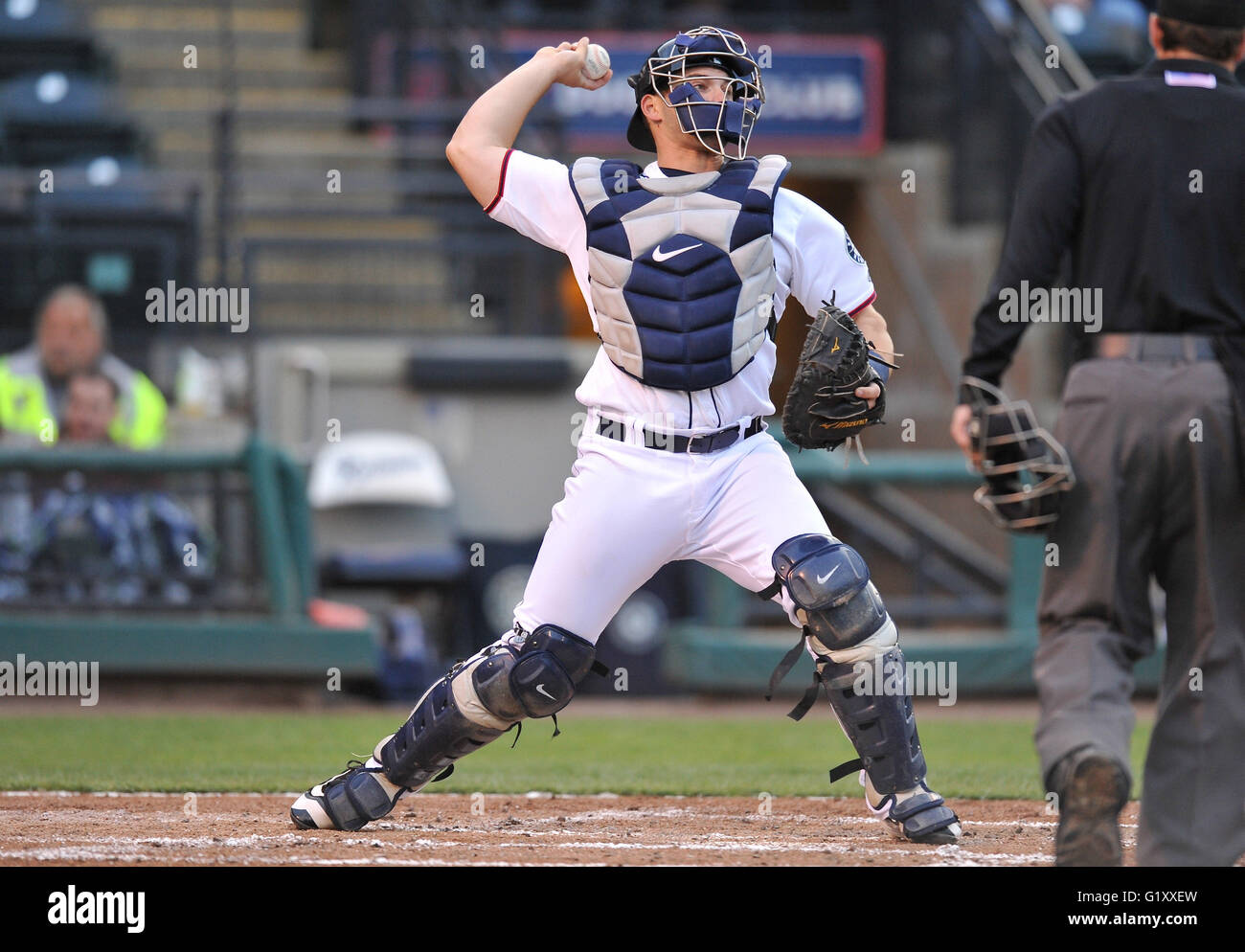Rainiers Mike Zunino (3) makes a warm up throw down to 2nd base