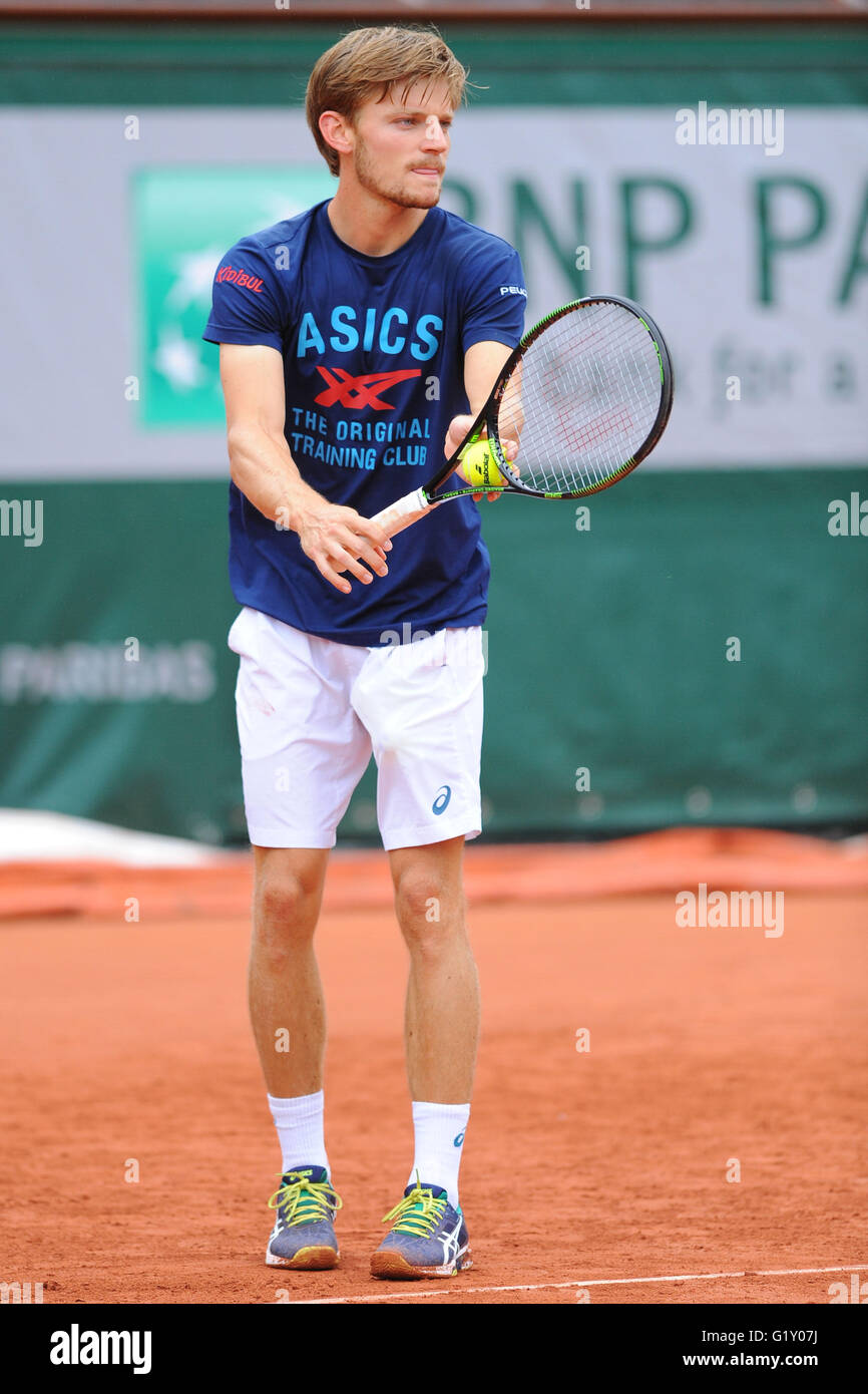 18.05.2016. Roland Garros stadium, Paris, France. French Open tennis  championships. Players arrive for practise and qualifying days. David Goffin  (Bel Stock Photo - Alamy
