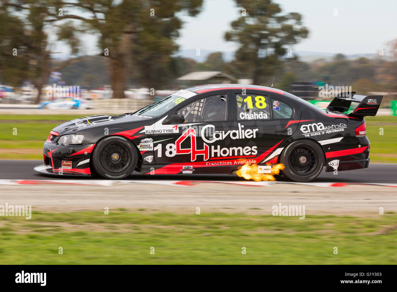 MELBOURNE, WINTON/AUSTRALIA, 20 MAY, 2016: Aussie Race cars battle it out at the Kumho Tyre Australian V8 Touring Car Series at Winton. Credit:  David Hewison/Alamy Live News Stock Photo
