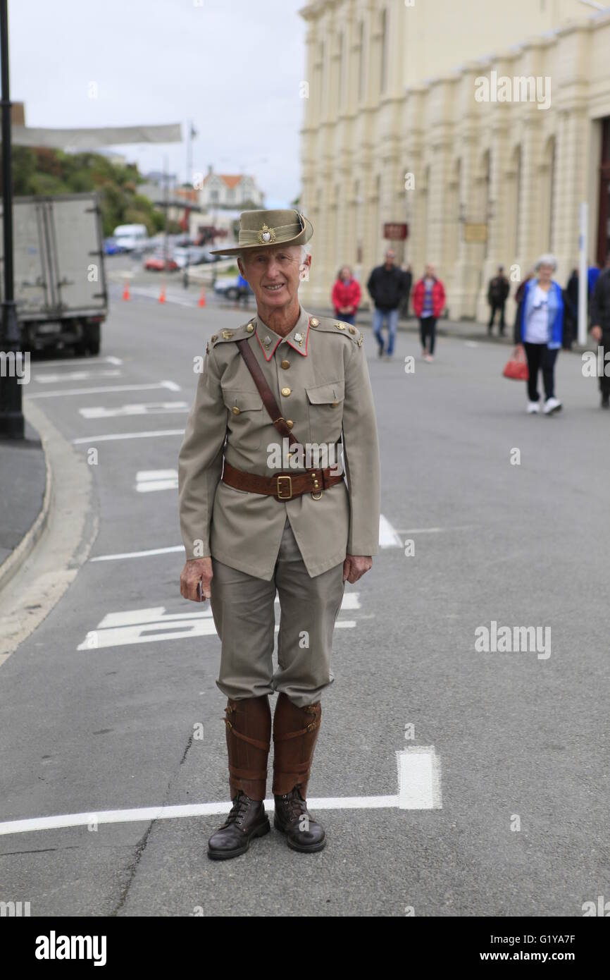 Old soldier hi-res stock photography and images - Alamy