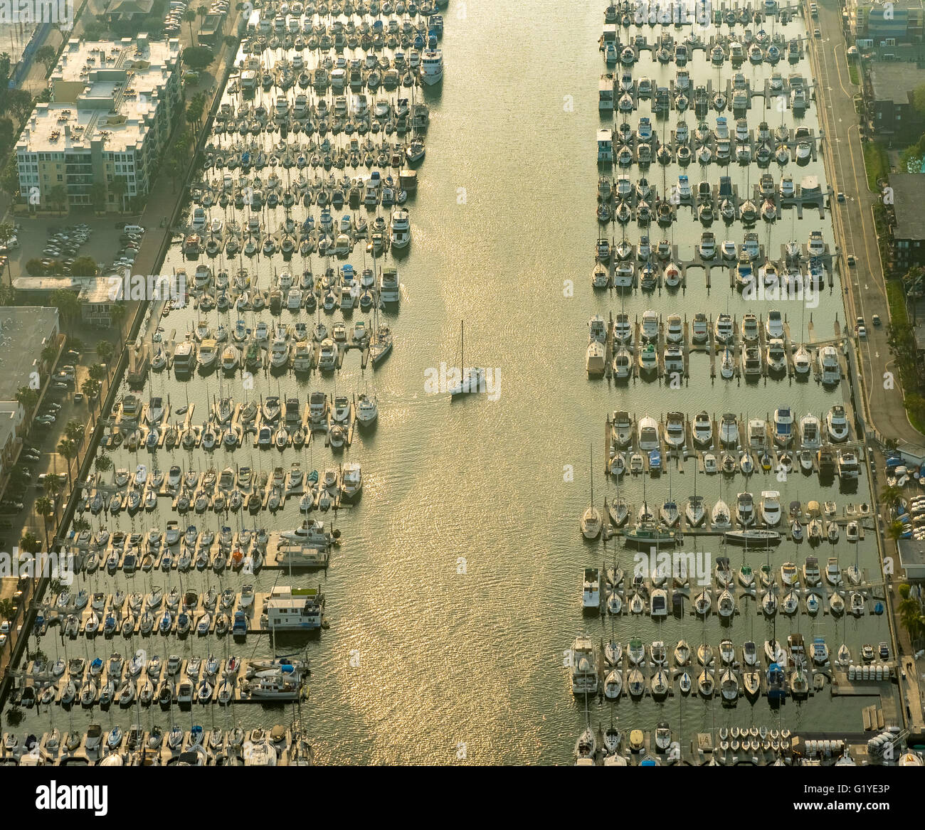 Marina Venice Yacht Club, marina, motor boats, sailboats, Admiralty Way
