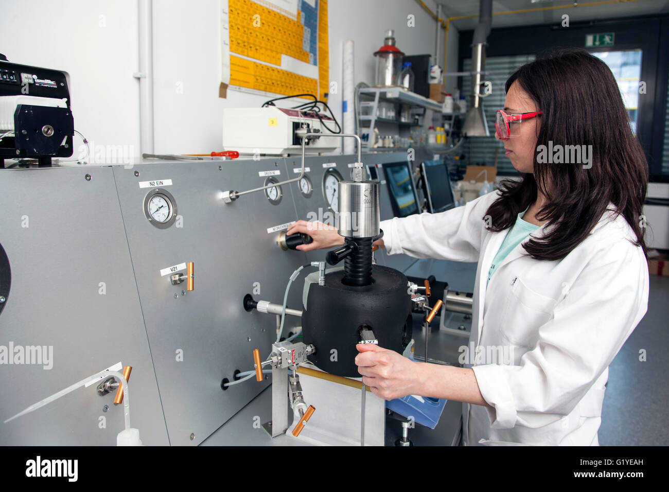 Geology lab hires stock photography and images Alamy