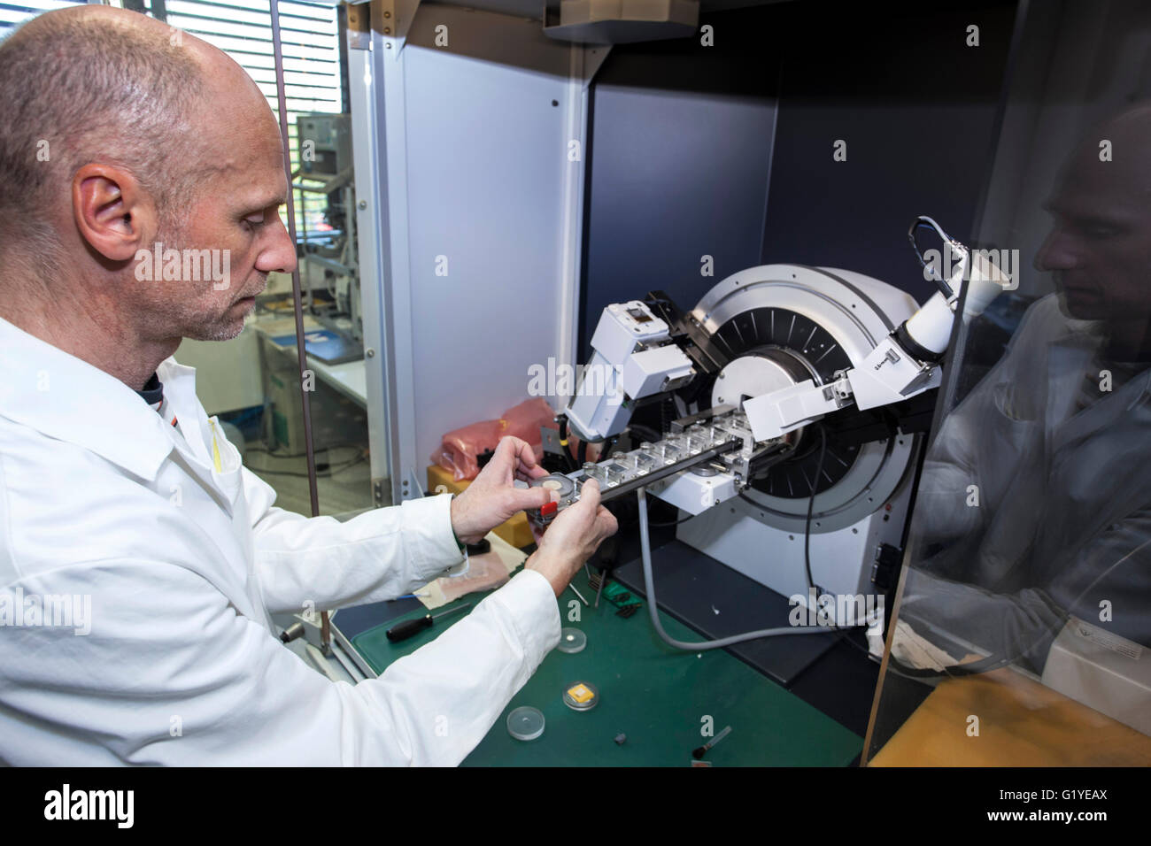 X ray fluorescence technology hi-res stock photography and images - Alamy