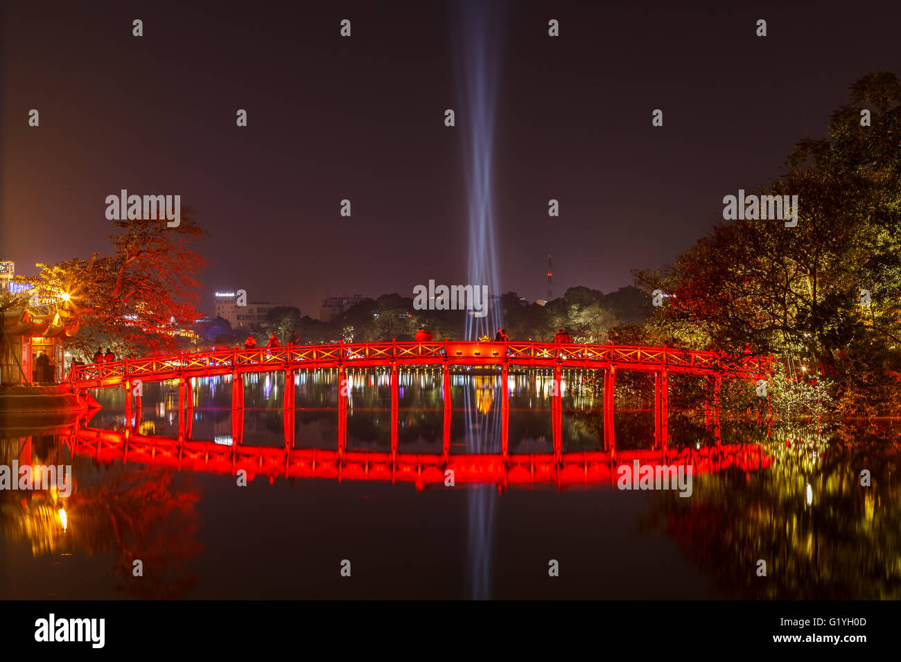 Huc Bridge, Hoan Kiem Lake, Hanoi, Vietnam Stock Photo