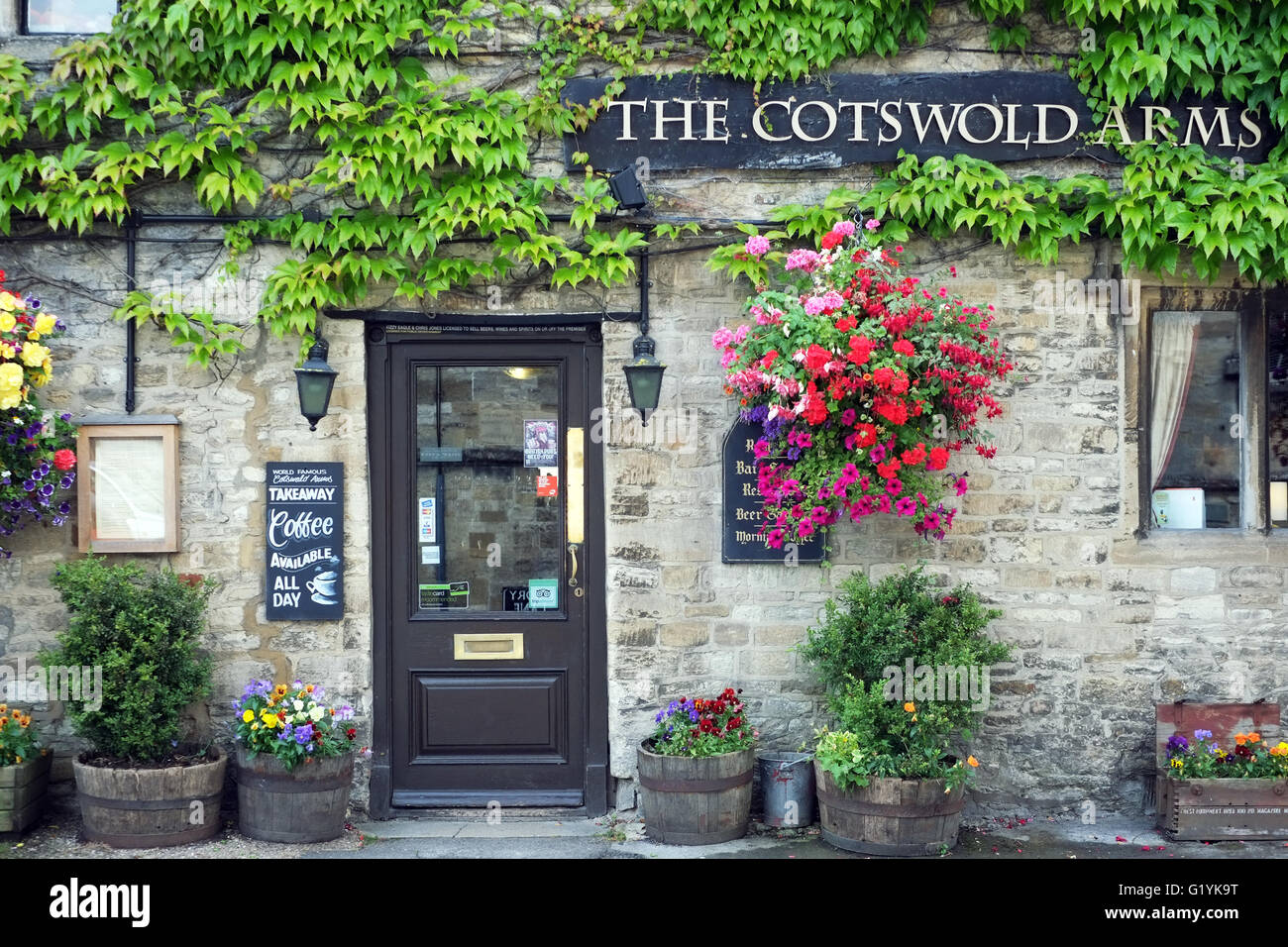 The picturesque Cotswold Arms pub at Burford, Oxfordshire, England, UK. Stock Photo