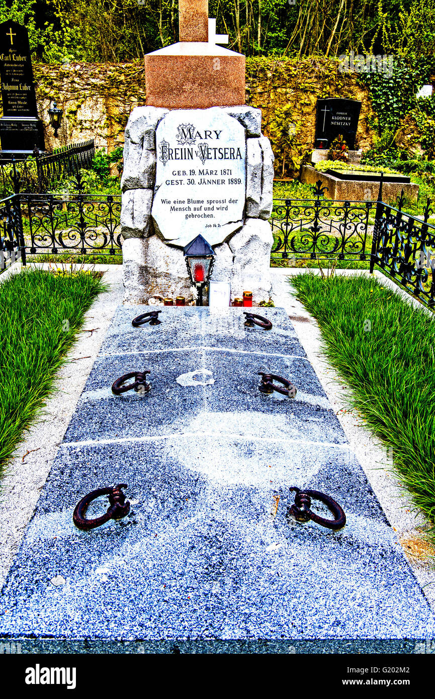 Grave of Mary Vetsera (1871 – 1898), mistress of Crown Prince Rudolph; Grab von mary Vetsera, Geliebte von Kronprinz Rudolph Stock Photo