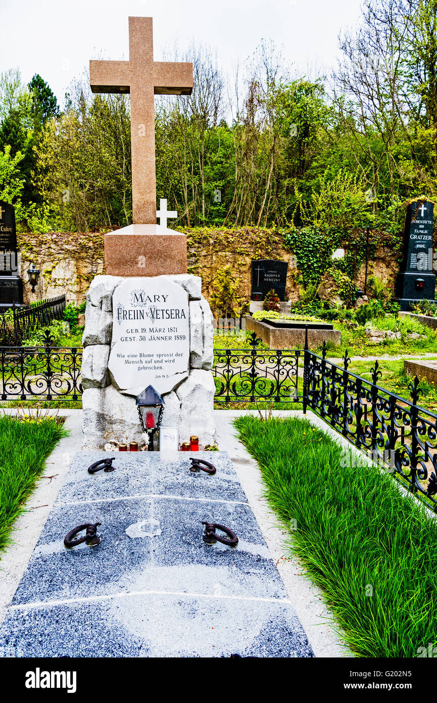 Grave of Mary Vetsera (1871 – 1898), mistress of Crown Prince Rudolph; Grab von mary Vetsera, Geliebte von Kronprinz Rudolph Stock Photo