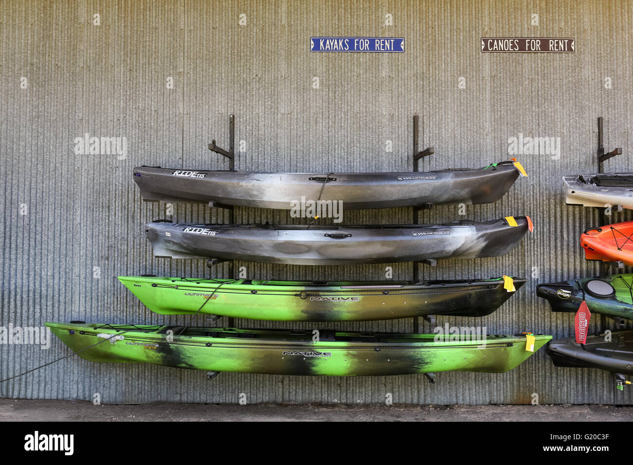 Sc kayak canoe outfitter store hires stock photography and images Alamy