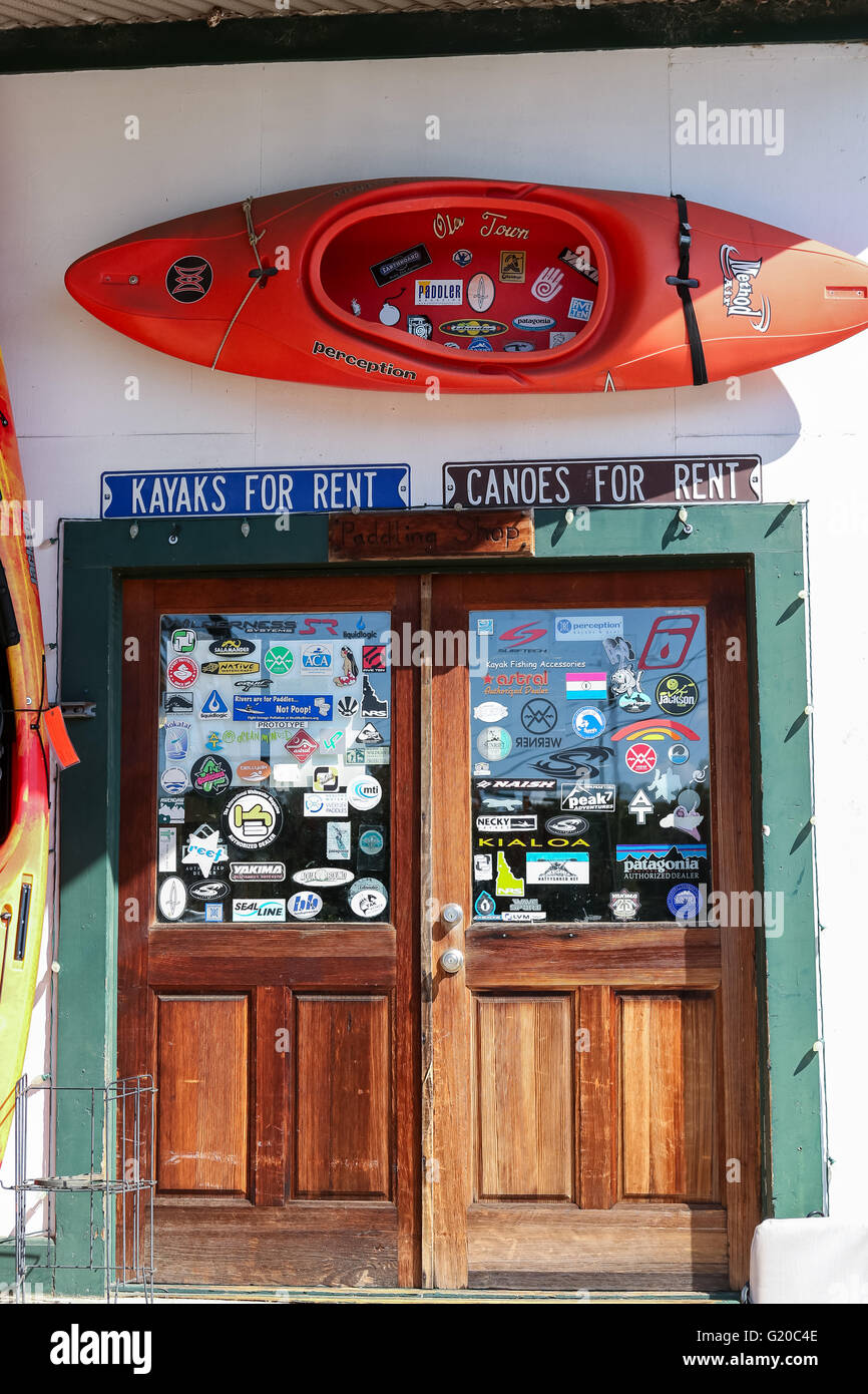 Sc kayak canoe outfitter store hires stock photography and images Alamy