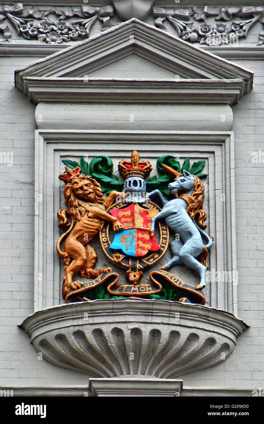 Coat of arms horse hires stock photography and images Alamy