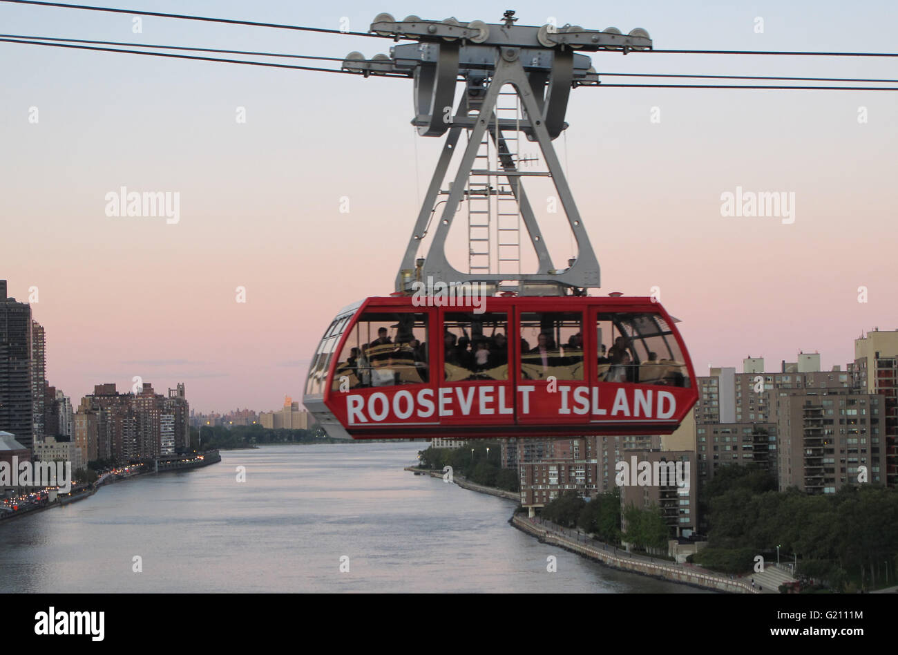 Roosevelt Island cable car connecting Roosevelt Island with Manhattan