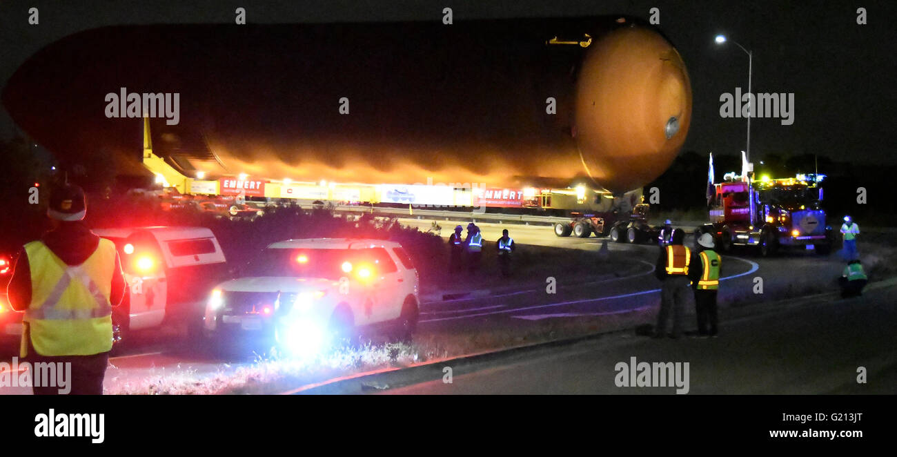 Marina Del Rey, CA. 21st May, 2016. Space Shuttle Endeavour's fuel tank
