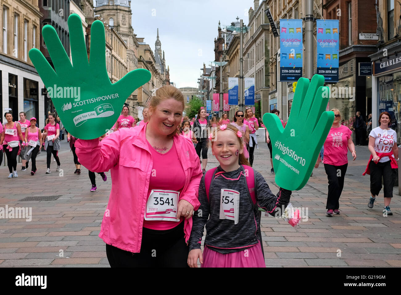 Glasgow, Scotland, UK. 22nd May, 2016. More than 8000 runners took part