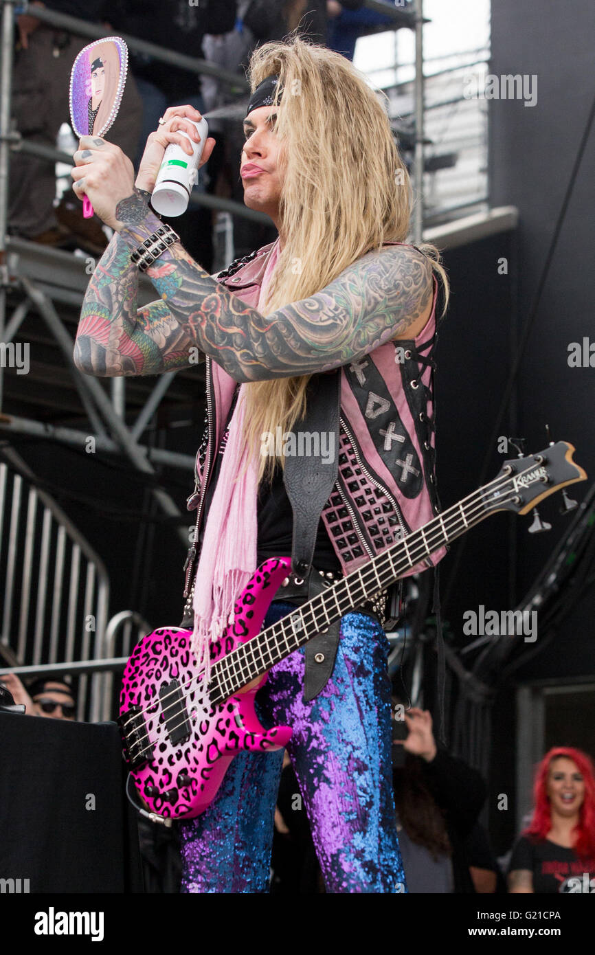 Columbus, Ohio, USA. 21st May, 2016. Bassist LEXXI FOXX of Steel