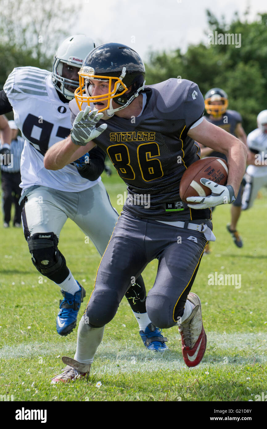 Bedford, UK. 22nd May, 2016. American Football player during the British American Football Association National Leagues' Midland Football Conference 1 game between the Ouse Valley Eagles and Sandwell Steelers at the Bedford International Athletic Stadium, Bedford, UK. 22nd May 2016. Credit:  Gergo Toth/Alamy Live News Stock Photo