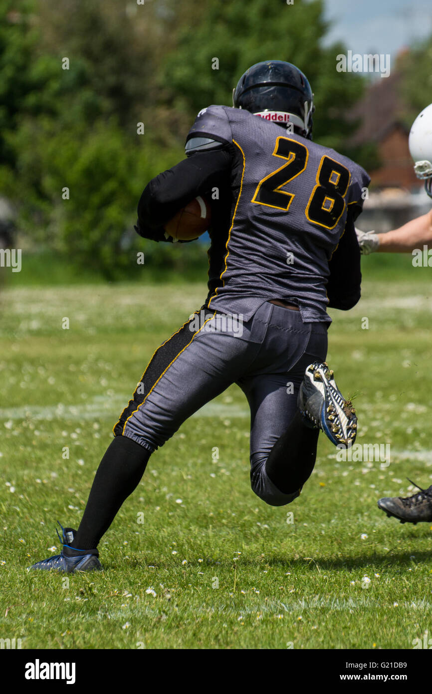 Bedford, UK. 22nd May, 2016. American Football player during the British American Football Association National Leagues' Midland Football Conference 1 game between the Ouse Valley Eagles and Sandwell Steelers at the Bedford International Athletic Stadium, Bedford, UK. 22nd May 2016. Credit:  Gergo Toth/Alamy Live News Stock Photo