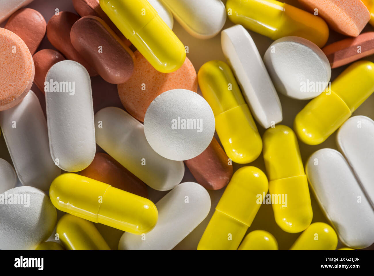 Healthcare capsule hires stock photography and images Alamy