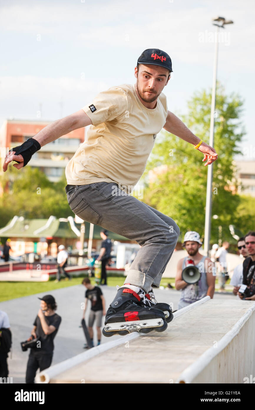 Competitive Rollerblading MOSCOW - 7 MAY, 2016 : Aggressive rollerblading competition AZ Picnic ...