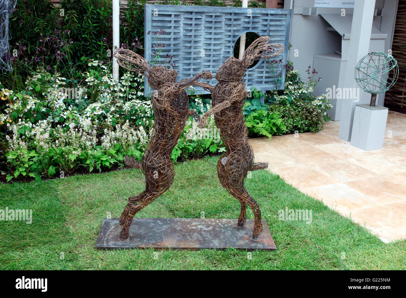 Hare sculptures by Rupert Till at RHS Chelsea Flower Show 2016 Stock Photo