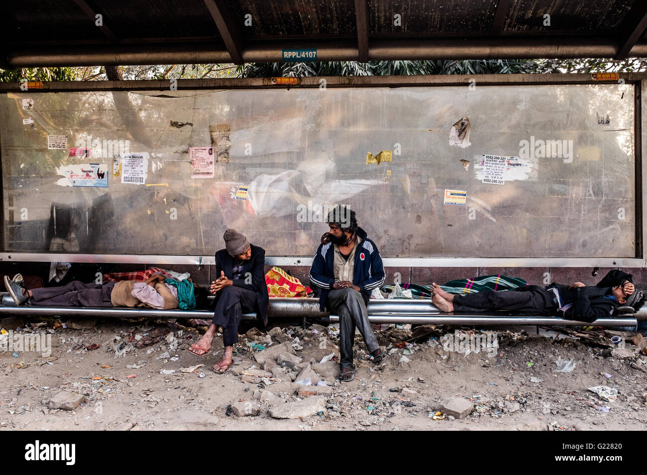 Homeless Bus Stop Homeless man sleeping bus stop hi-res stock photography and images - Alamy