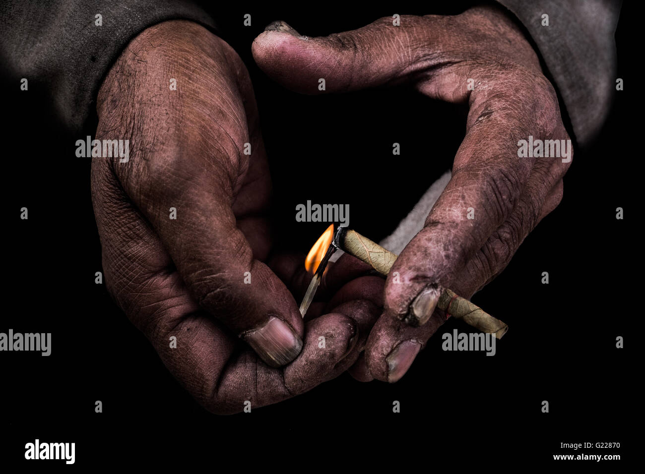 Lighting cigarette match hires stock photography and images Alamy