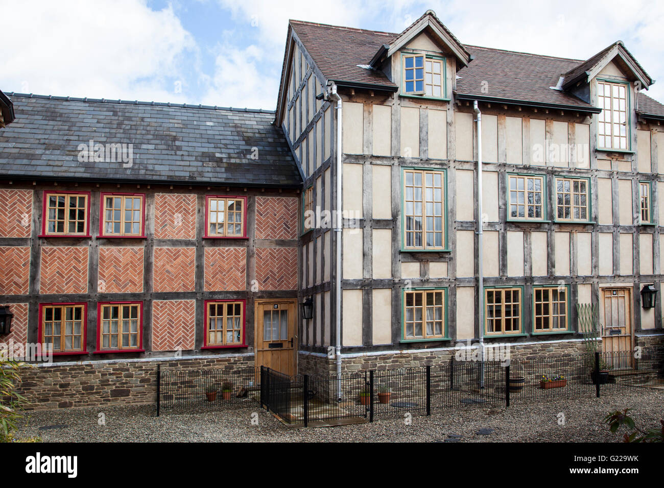 Timber framed houses hires stock photography and images Alamy