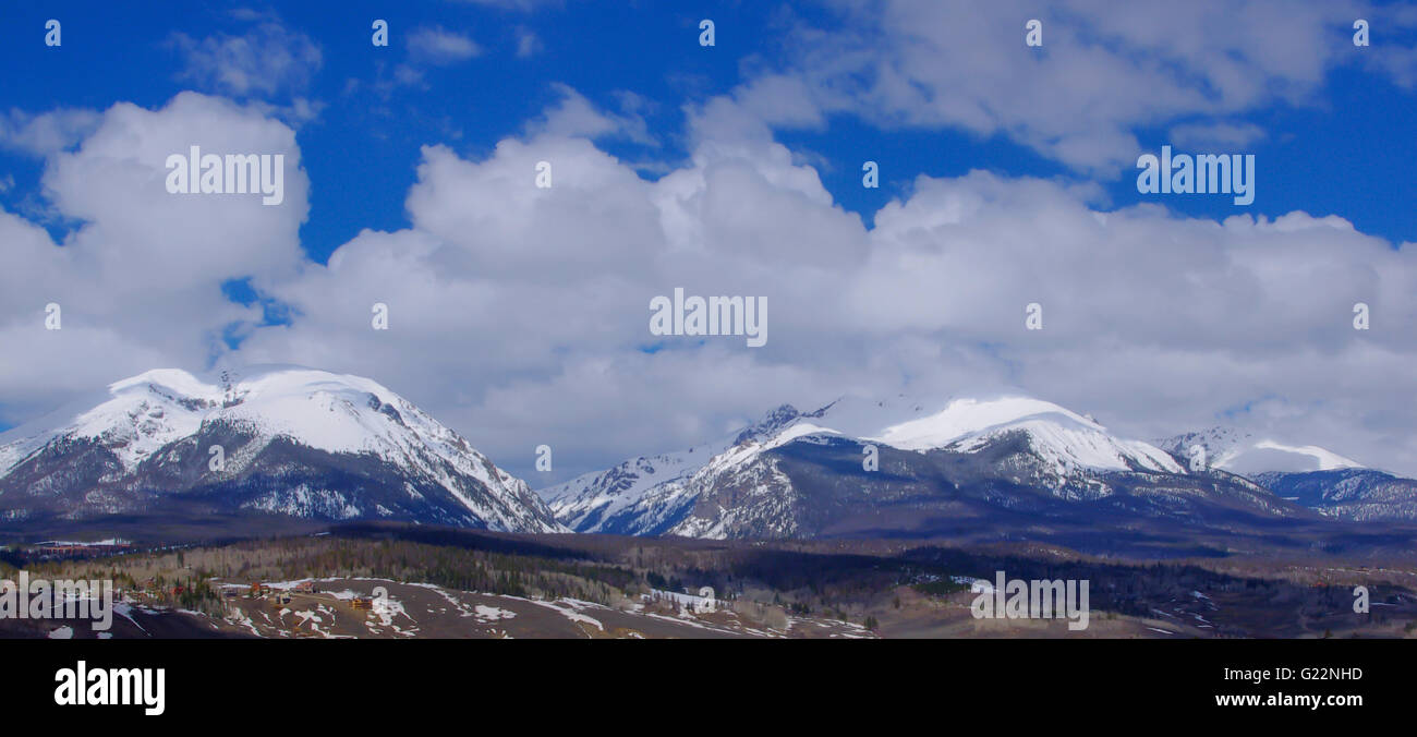 Silverthorne, Colorado Snow and blue sky Stock Photo Alamy