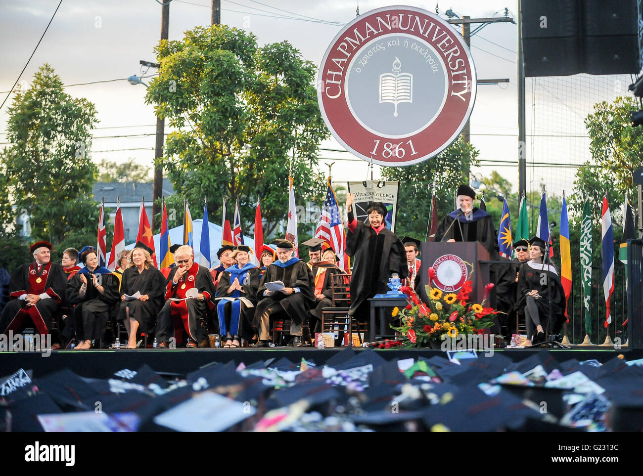 Los Angeles, USA. 21st May, 2016. Peking Opera artist Sun Ping (front L