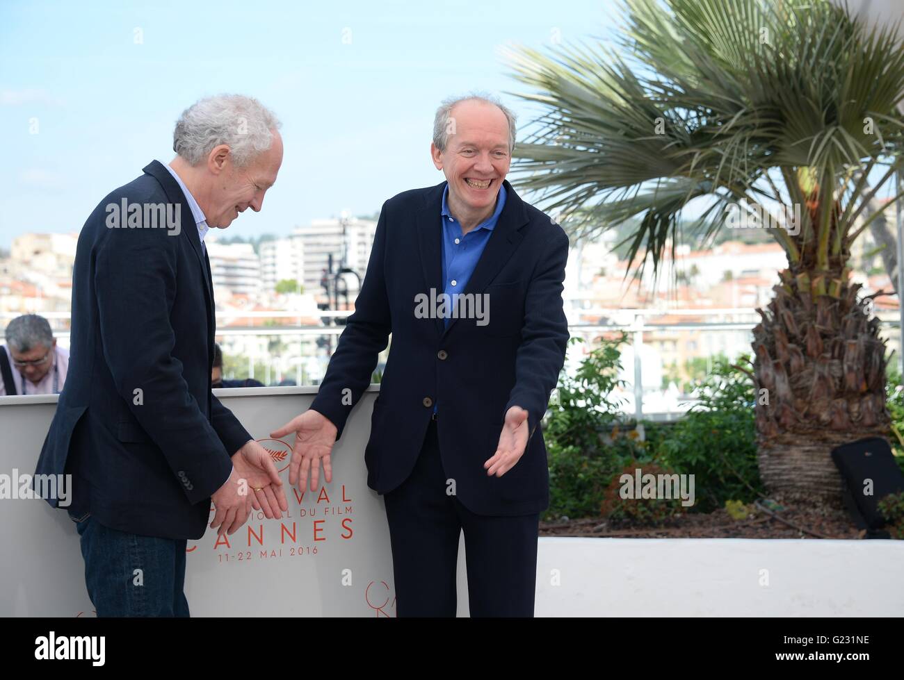 2850512 05/18/2016 Belgian directors Jean-Pierre Dardenne, left, and Luc Dardenne during a photo call for the movie La Fille Inconnue at the 69th Cannes Film Festival. Ekaterina Chesnokova/Sputnik |/picture alliance Stock Photo
