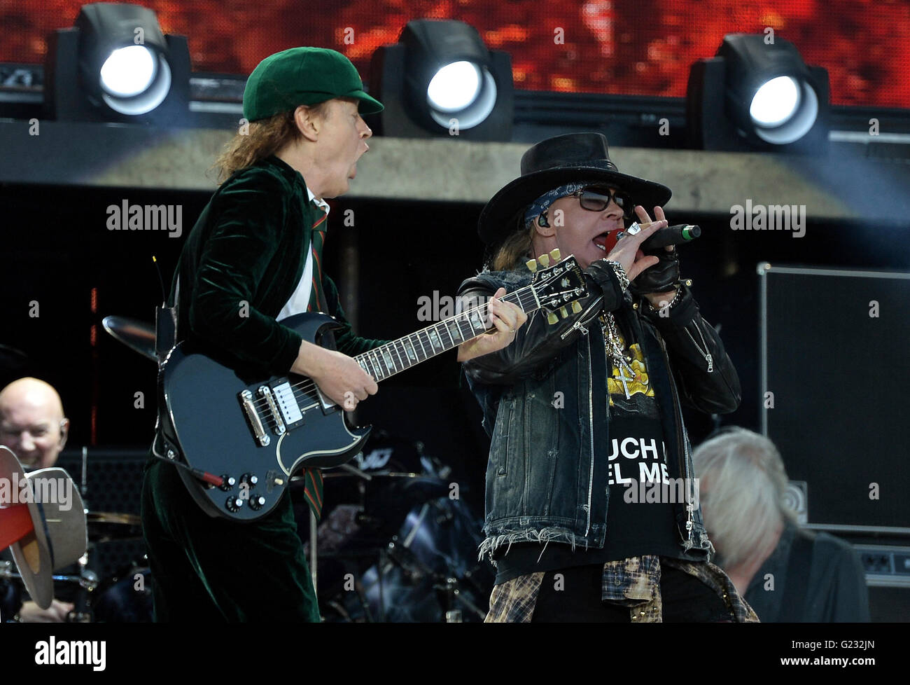 Axl rose young hi-res stock photography and images - Alamy