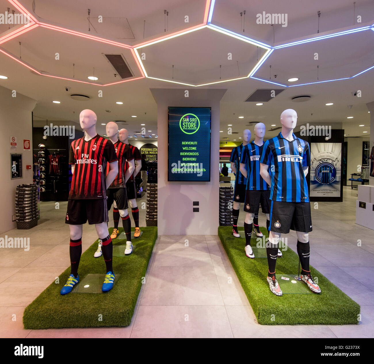 Milan, Italy. 23 may, 2016: The store of Giuseppe Meazza Stadium (also  known as San Siro). In the pic: official jersey of AC Milan (left) and FC  Internazionale Stock Photo - Alamy