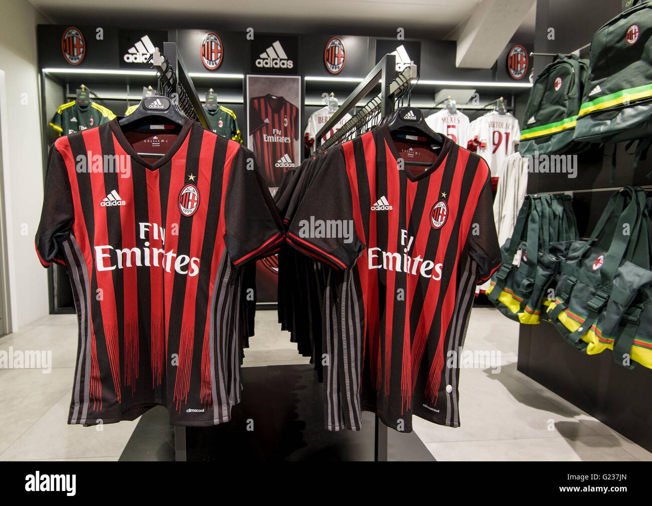 Milan, Italy. 23rd May, 2016. Official jersey of AC Milan. The store of  Giuseppe Meazza Stadium (also known as San Siro). © Nicolò Campo/Pacific  Press/Alamy Live News Stock Photo - Alamy