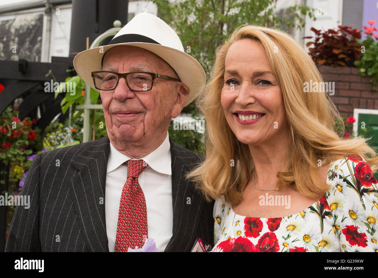 London, UK. 23 May 2016. Rupert Murdoch and Jerry Hall. Press day at the RHS Chelsea Flower Show. The 2016 show is open to the public from 24-28 May 2016. Credit:  Vibrant Pictures/Alamy Live News Stock Photo