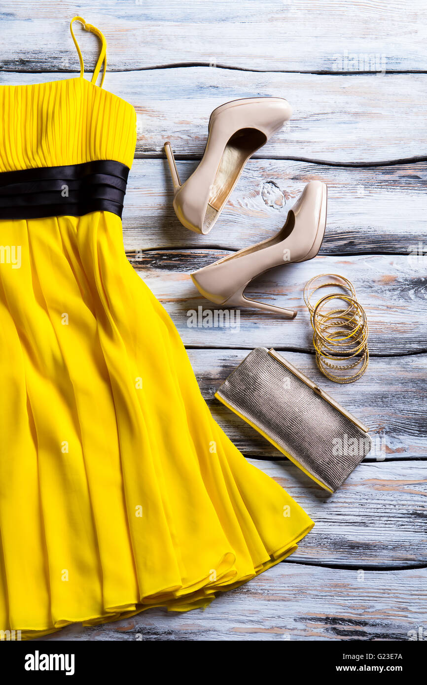 silver shoes with yellow dress Color Shoes Yellow Dress And Silver Shoes Outfit Shoes To Wear With Yellow Dress Best Shoe