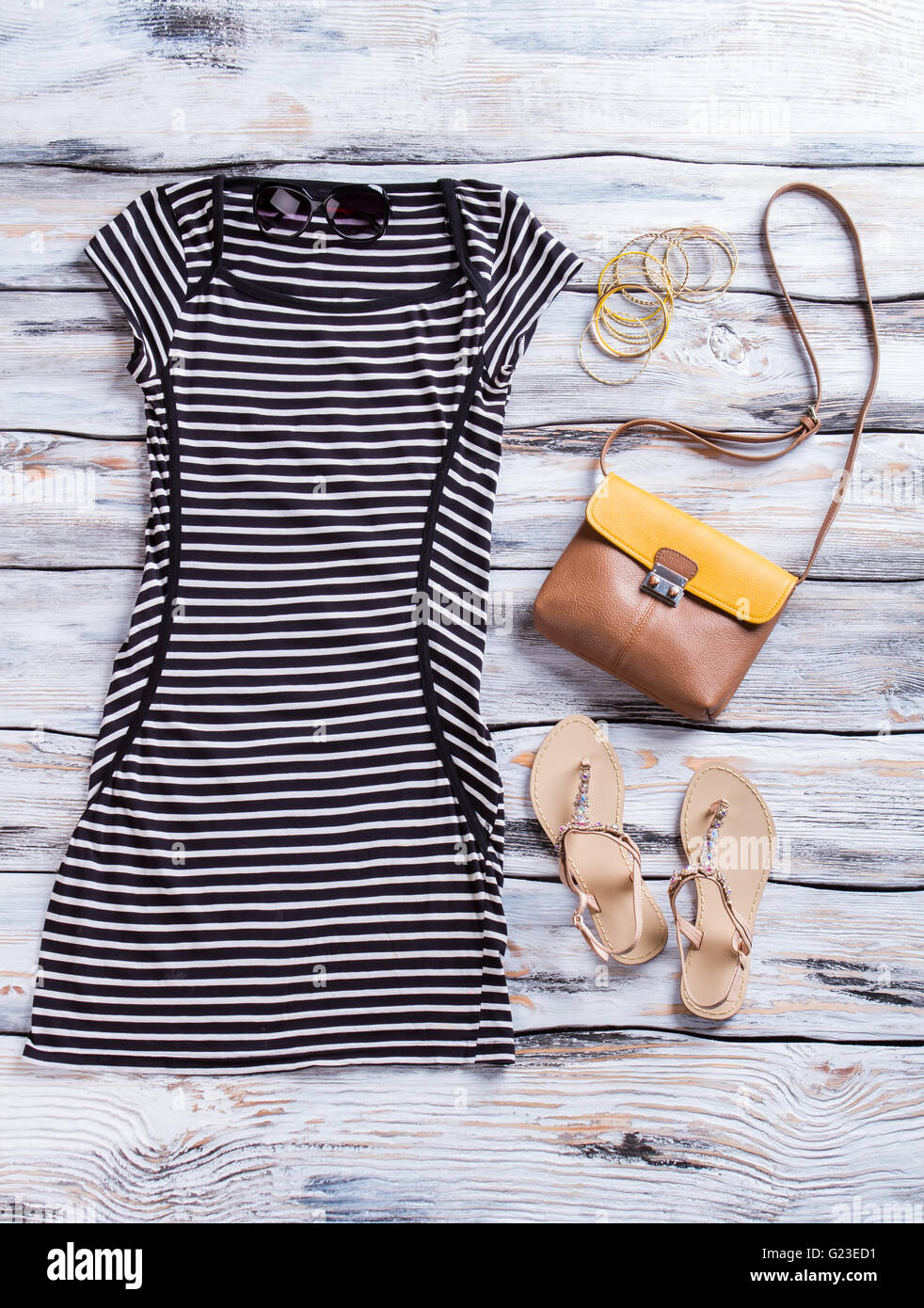 Black and beige striped dress hi-res stock photography and images - Alamy