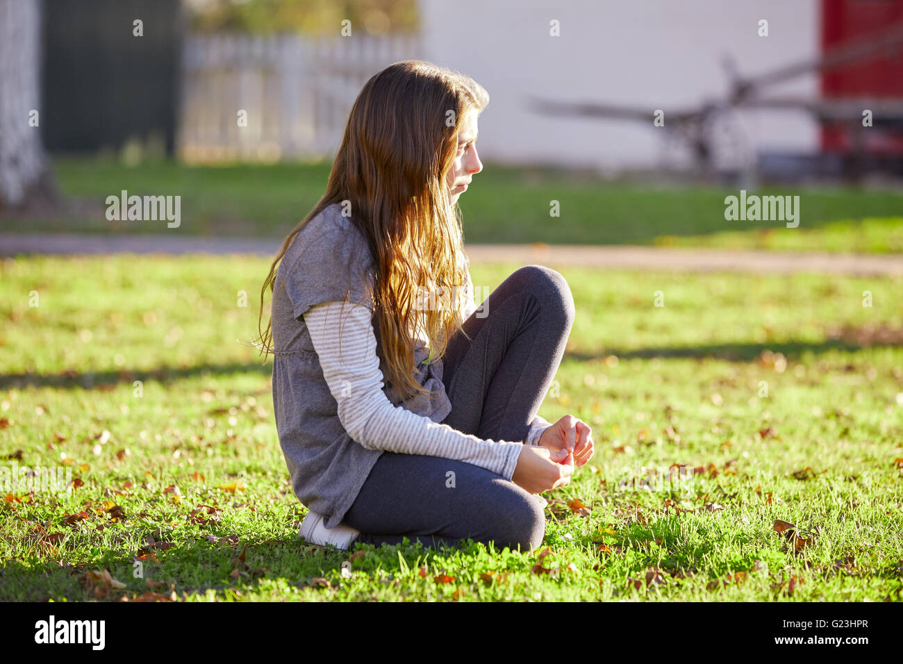 Profile of teen girl hi-res stock photography and images - Alamy