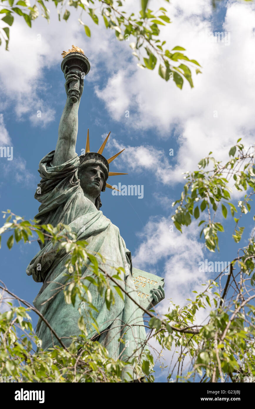 Statue liberty replica on hi-res stock photography and images - Alamy
