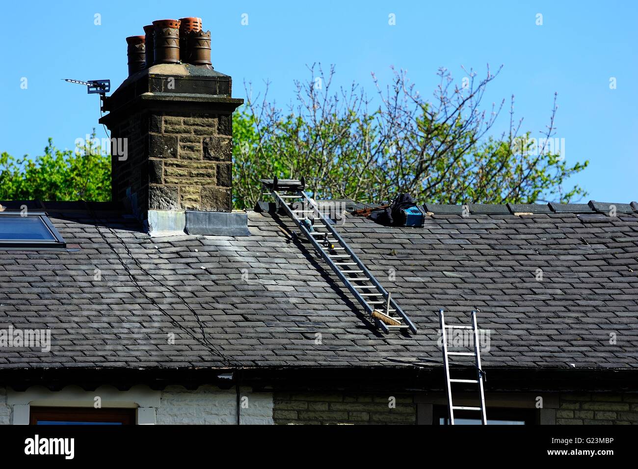 Slate roof lead flashing hires stock photography and images Alamy