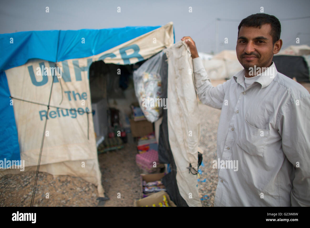 shop in Anwald refugee camp, Northern Iraq where 8000 Iraqi people have found refuge. Stock Photo