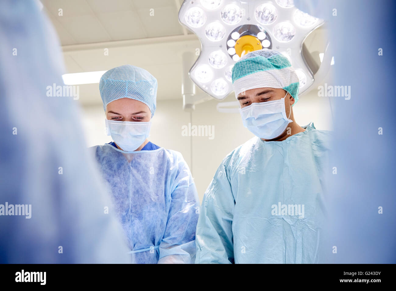 group of surgeons in operating room at hospital Stock Photo - Alamy