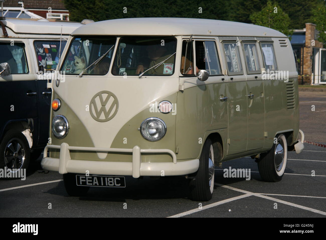 A CLASSIC 1960'S VW CAMPER VAN AT A VINTAGE VEHICLE RALLY Stock Photo -  Alamy