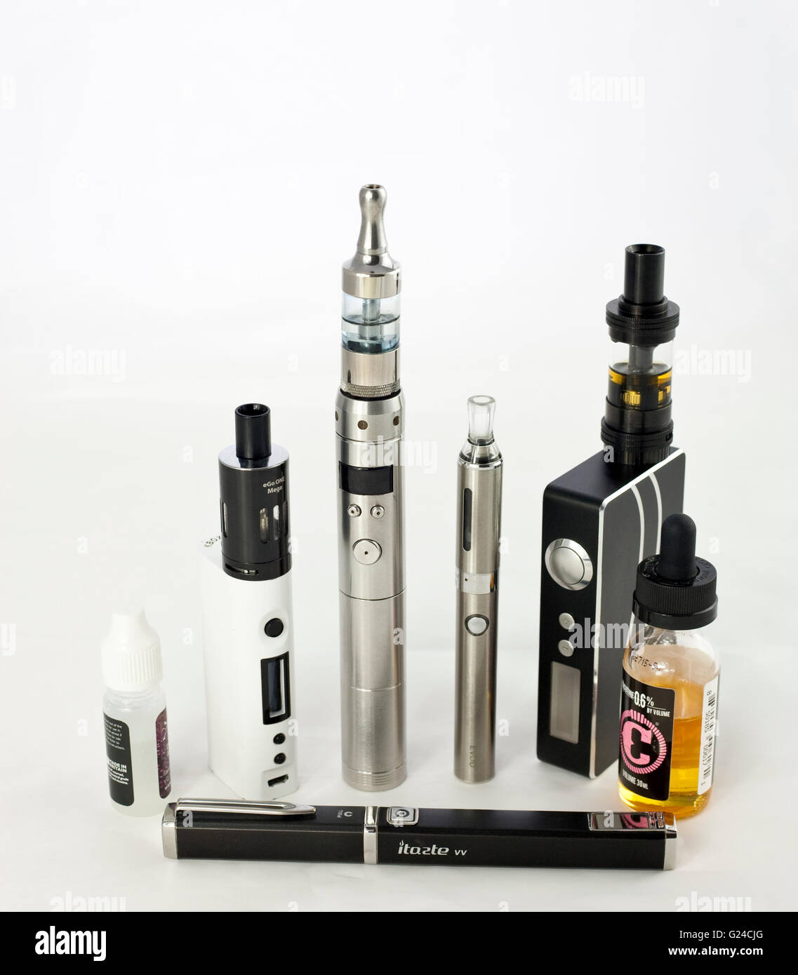 a range of different e cigarettes that are used for vaping liquid with or without nicotine Stock Photo