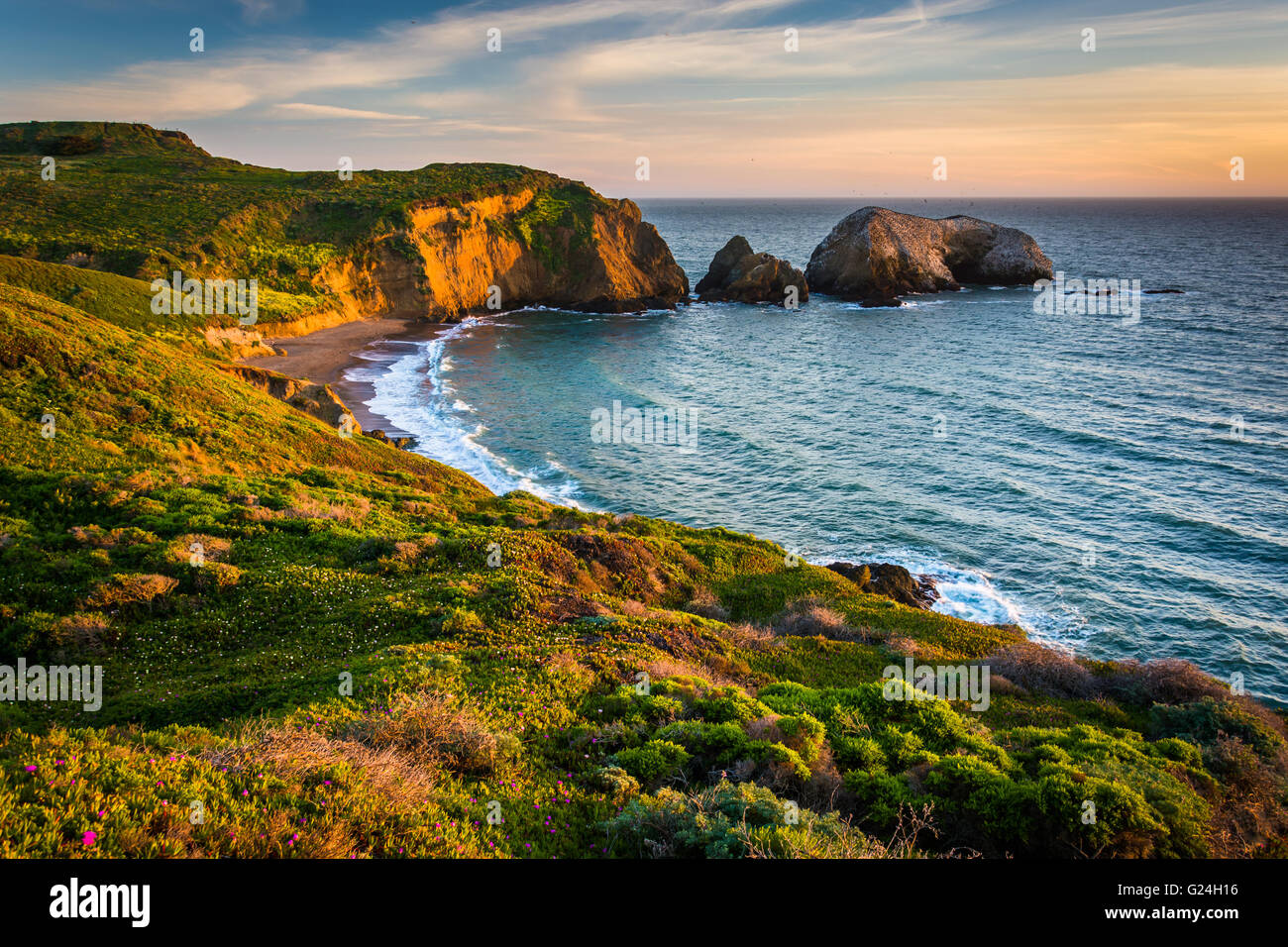 San Fran Rodeo Beach Evening view at beach hi-res stock photography and images - Alamy