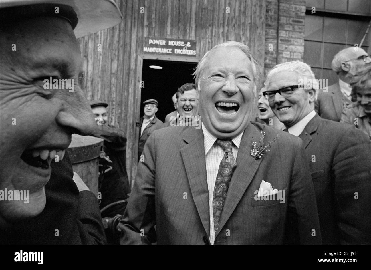 Former prime minister Sir Edward Heath visits henry Robb shipyard in Leith near Edinburgh 1974 Stock Photo