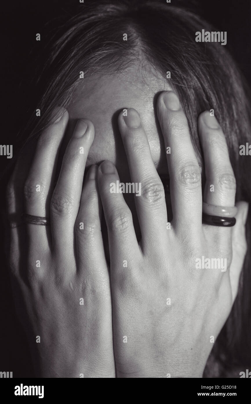 Hands covering face woman hi-res stock photography and images - Alamy