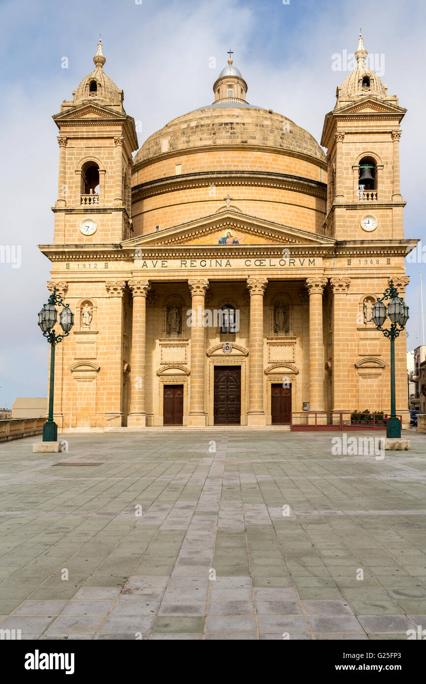 Domed church and plaza, Mgarr, Malta Stock Photo