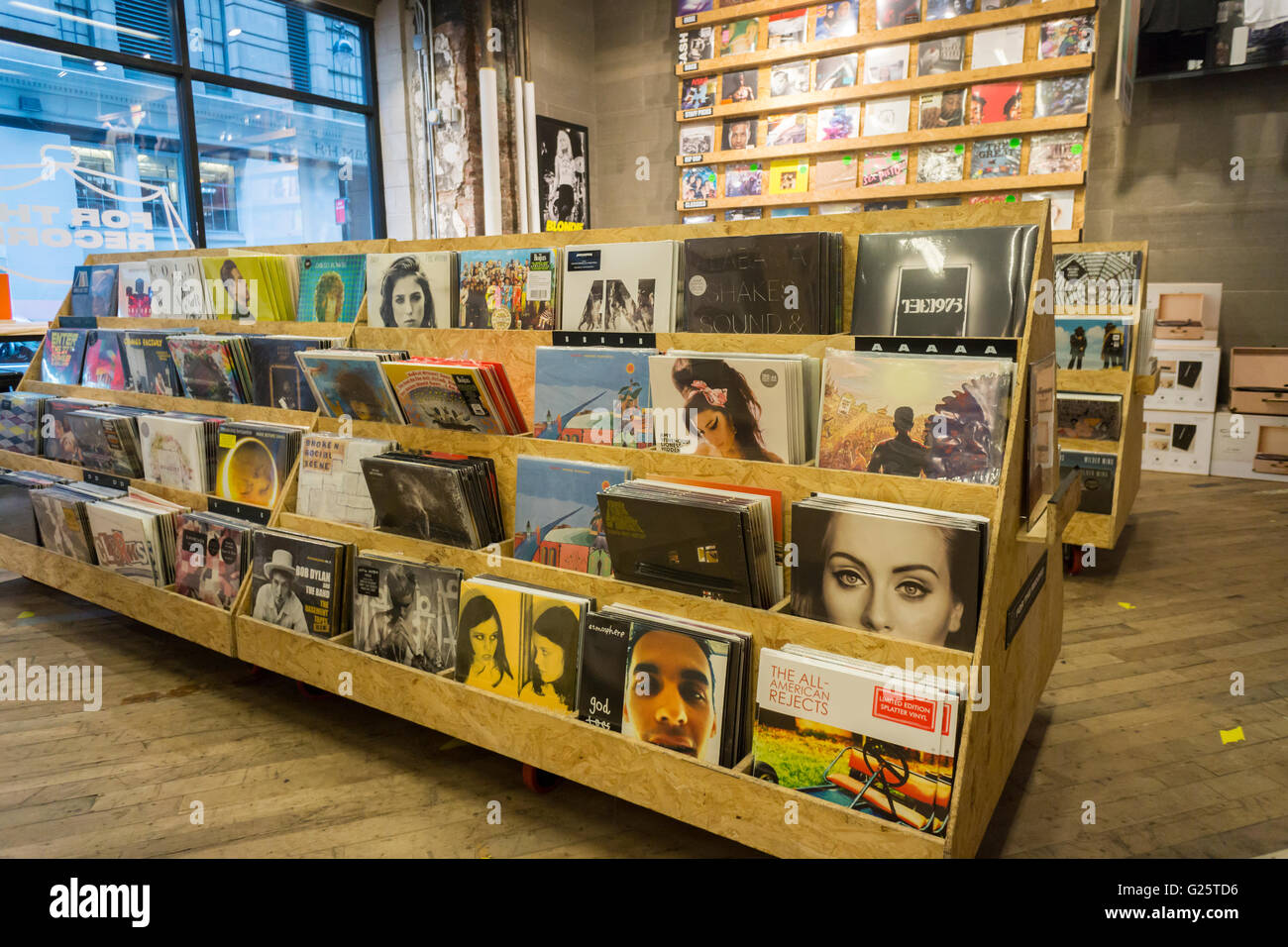 Urban outfitters vinyl hi-res stock photography and images - Alamy